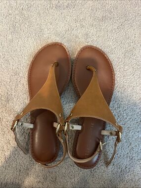 Kelly & Katie Women’s Tan Leather T-Strap Sandals with Gold Accent